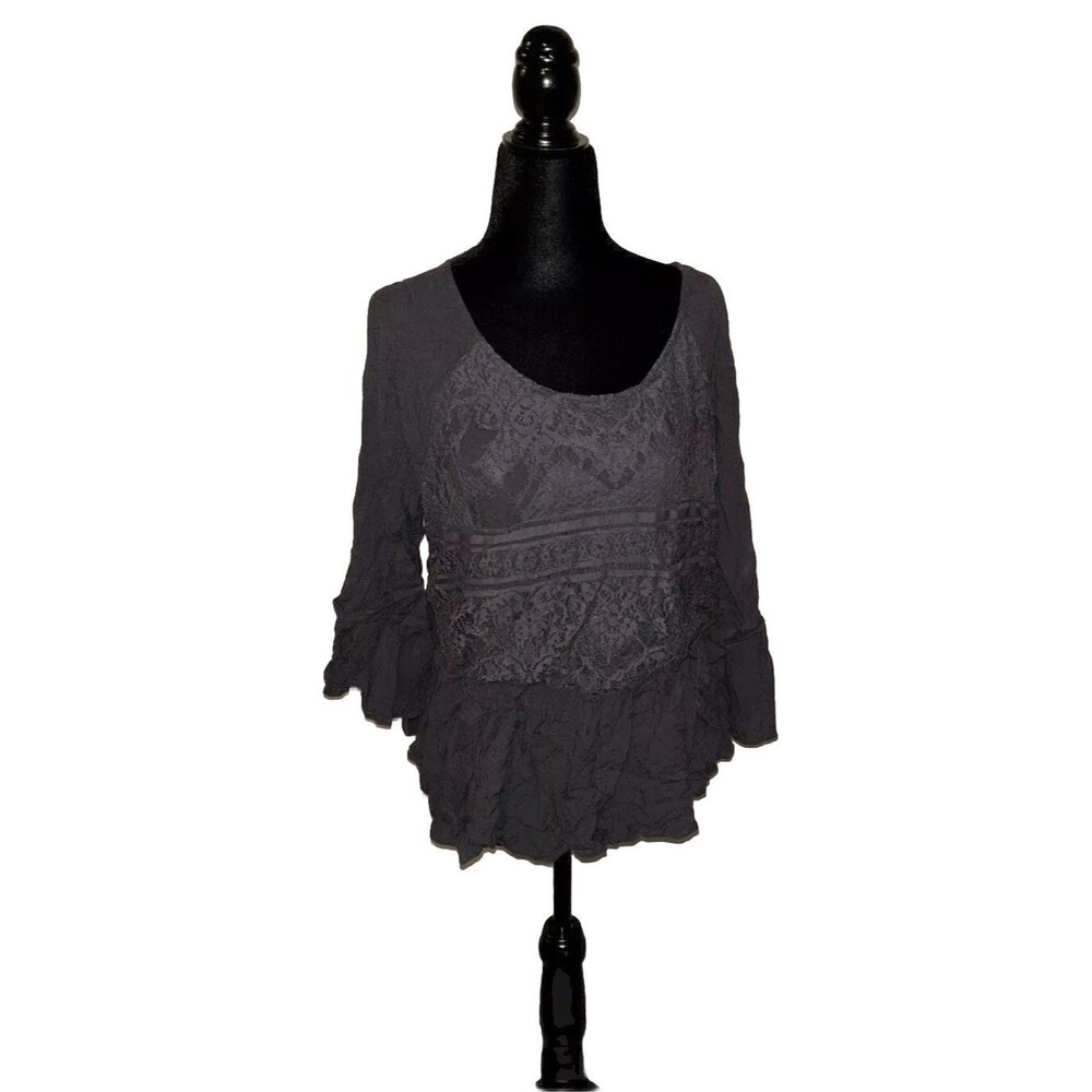 Weavers Gray Large Ruffled 3/4 Sleeved Cuffs Pullover Blouse